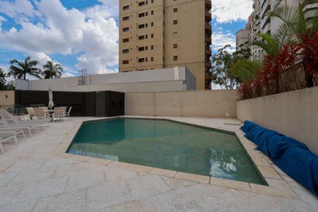 Apartamento à venda com 233m², 5 quartos e 4 vagas Apartamento à venda com 233m², 5 quartos e 4 vagasÁrea comum - Piscina