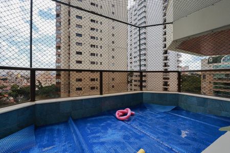 Apartamento à venda com 233m², 5 quartos e 4 vagas Apartamento à venda com 233m², 5 quartos e 4 vagasPiscina privativa