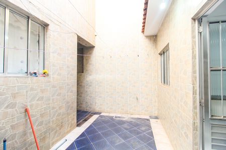 Casa para alugar com 60m², 2 quartos e sem vagaQuintal e Área de Serviço
