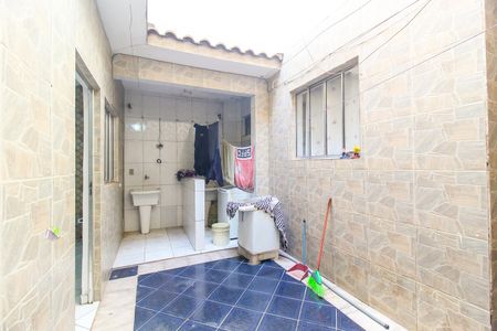 Casa para alugar com 60m², 2 quartos e sem vagaQuintal e Área de Serviço