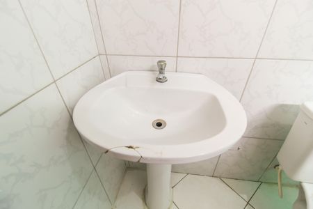 Casa para alugar com 60m², 2 quartos e sem vagaBanheiro