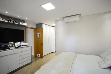 Apartamento à venda com 210m², 4 quartos e 4 vagasSuíte 4