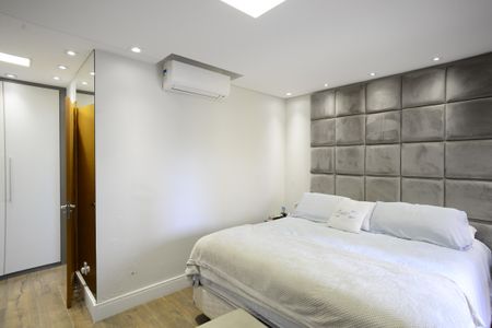 Apartamento à venda com 210m², 4 quartos e 4 vagasSuíte 4