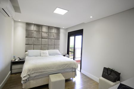 Apartamento à venda com 210m², 4 quartos e 4 vagasSuíte 4