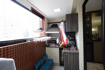 Apartamento à venda com 210m², 4 quartos e 4 vagasVaranda gourmet