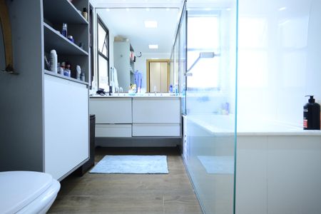 Apartamento à venda com 210m², 4 quartos e 4 vagasBanheiro Suíte 4