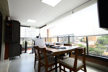 Apartamento à venda com 210m², 4 quartos e 4 vagasVaranda gourmet