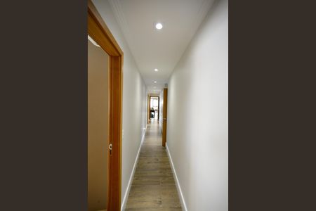 Apartamento à venda com 210m², 4 quartos e 4 vagasCorredor