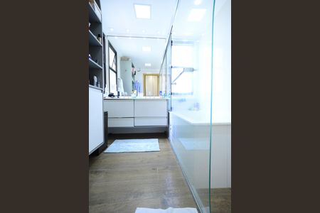 Apartamento à venda com 210m², 4 quartos e 4 vagasBanheiro Suíte 4