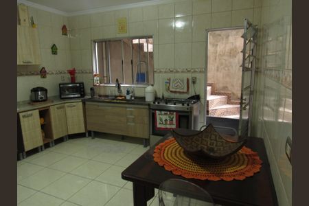 Casa à venda com 242m², 4 quartos e 4 vagasCozinha