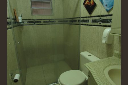 Casa à venda com 242m², 4 quartos e 4 vagasBanheiro 1