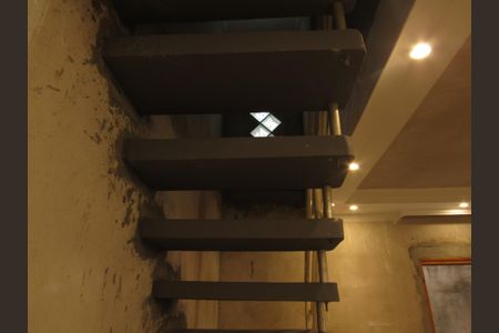 Casa à venda com 242m², 4 quartos e 4 vagasSala