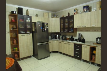 Casa à venda com 242m², 4 quartos e 4 vagasCozinha