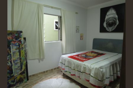 Casa à venda com 242m², 4 quartos e 4 vagasQuarto 2