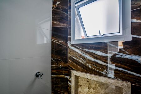 Apartamento à venda com 99m², 2 quartos e 2 vagas Apartamento à venda com 99m², 2 quartos e 2 vagasBanheiro da Suíte