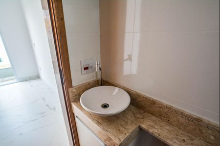 Apartamento à venda com 99m², 2 quartos e 2 vagas Apartamento à venda com 99m², 2 quartos e 2 vagasBanheiro da Suíte