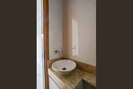 Apartamento à venda com 99m², 2 quartos e 2 vagas Apartamento à venda com 99m², 2 quartos e 2 vagasBanheiro da Suíte