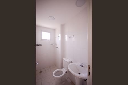 Apartamento à venda com 57m², 2 quartos e 2 vagasBanheiro do quarto 2 