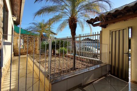 Casa à venda com 363m², 3 quartos e 4 vagasQuintal