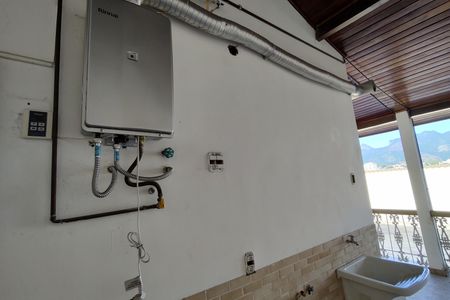 Casa à venda com 363m², 3 quartos e 4 vagasQuintal