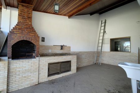 Casa à venda com 363m², 3 quartos e 4 vagasQuintal