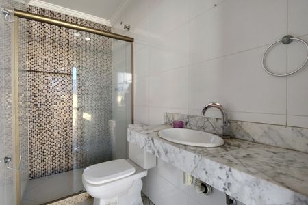 Casa à venda com 363m², 3 quartos e 4 vagasBanheiro de Serviço