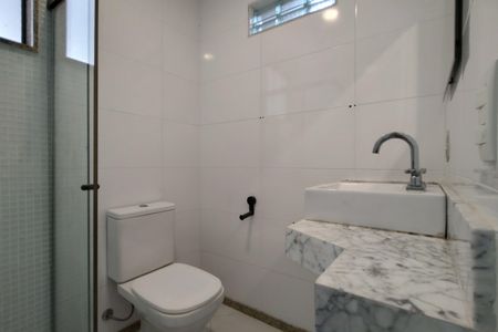 Casa à venda com 363m², 3 quartos e 4 vagasSuíte 2 Banheiro