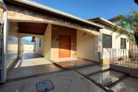 Casa à venda com 363m², 3 quartos e 4 vagasQuintal