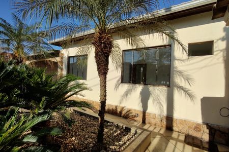 Casa à venda com 363m², 3 quartos e 4 vagasQuintal