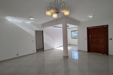 Casa à venda com 363m², 3 quartos e 4 vagasSala