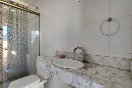 Casa à venda com 363m², 3 quartos e 4 vagasBanheiro de Serviço