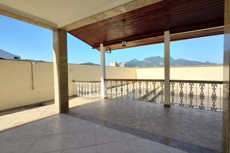 Casa à venda com 363m², 3 quartos e 4 vagasQuintal