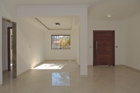 Casa à venda com 363m², 3 quartos e 4 vagasSala