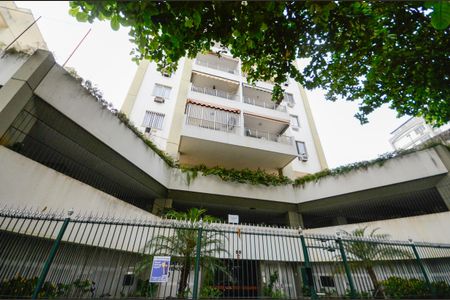 Apartamento para alugar com 90m², 2 quartos e 1 vagaFachada