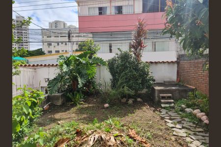 Casa à venda com 492m², 2 quartos e 5 vagasQuintal da frente