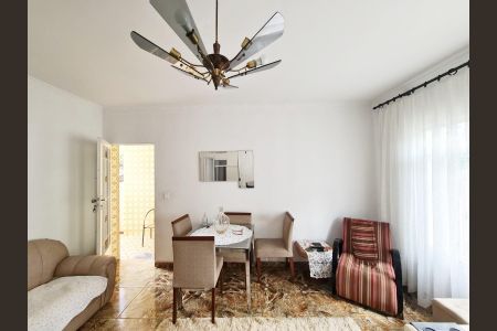 Casa à venda com 492m², 2 quartos e 5 vagasSala