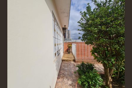 Casa à venda com 492m², 2 quartos e 5 vagasQuintal da frente