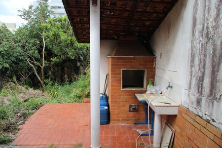 Casa à venda com 492m², 2 quartos e 5 vagasChurrasqueira