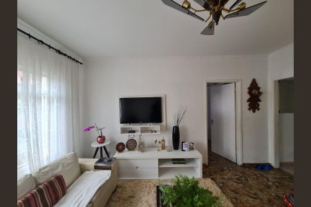 Casa à venda com 492m², 2 quartos e 5 vagasSala