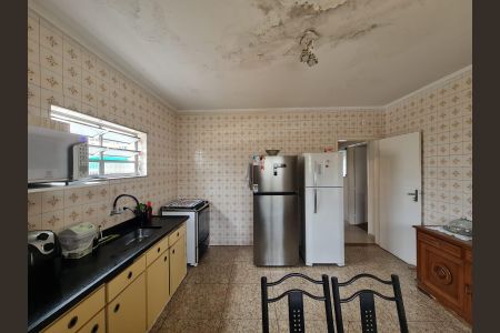 Casa à venda com 492m², 2 quartos e 5 vagasCozinha