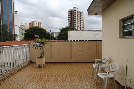 Casa à venda com 492m², 2 quartos e 5 vagasVaranda