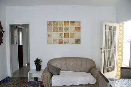 Casa à venda com 492m², 2 quartos e 5 vagasSala