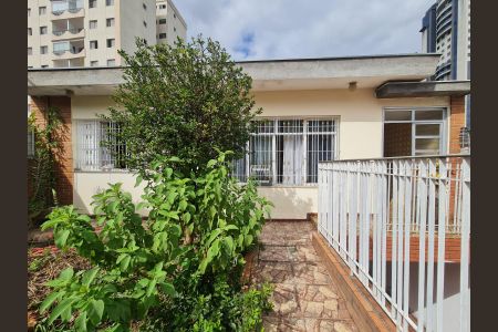Casa à venda com 492m², 2 quartos e 5 vagasQuintal da frente