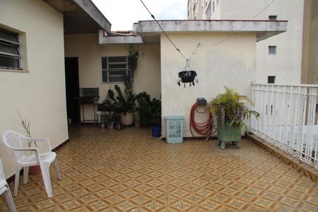 Casa à venda com 492m², 2 quartos e 5 vagasVaranda