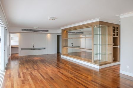 Apartamento à venda com 210m², 3 quartos e 2 vagasSala