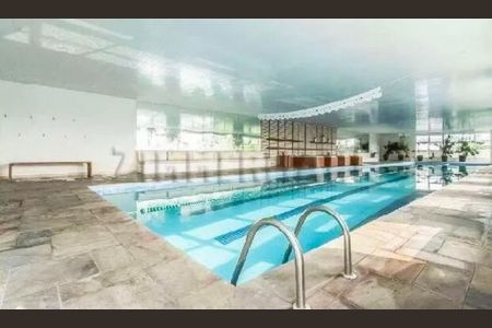Apartamento à venda com 210m², 3 quartos e 2 vagasÁrea comum - Piscina