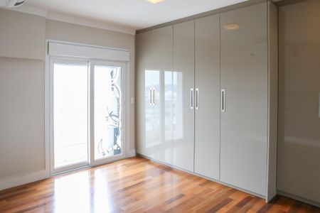Apartamento à venda com 210m², 3 quartos e 2 vagasSuíte 1