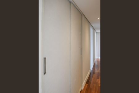 Apartamento à venda com 210m², 3 quartos e 2 vagasCorredor