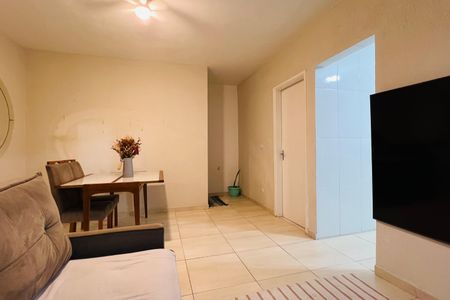 Casa à venda com 83m², 3 quartos e sem vaga Casa à venda com 83m², 3 quartos e sem vagaSala