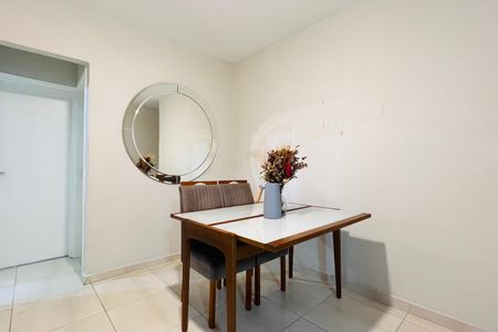 Casa à venda com 83m², 3 quartos e sem vaga Casa à venda com 83m², 3 quartos e sem vagaSala